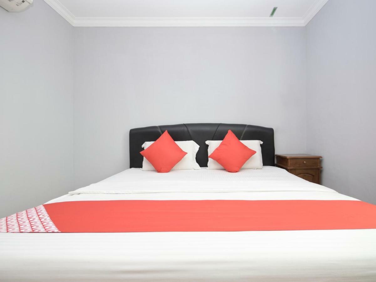 Oyo 892 Hotel Grand Nadia Labuan Esterno foto