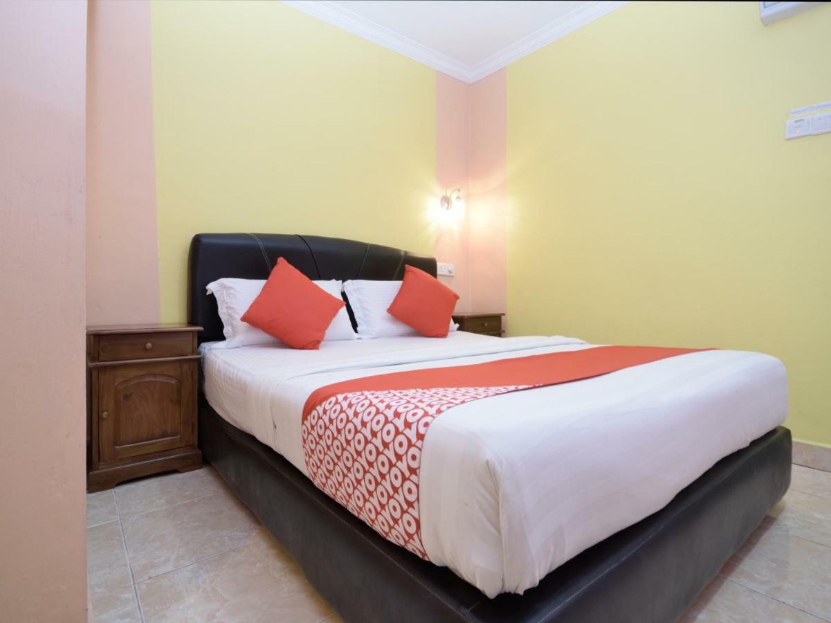 Oyo 892 Hotel Grand Nadia Labuan Esterno foto
