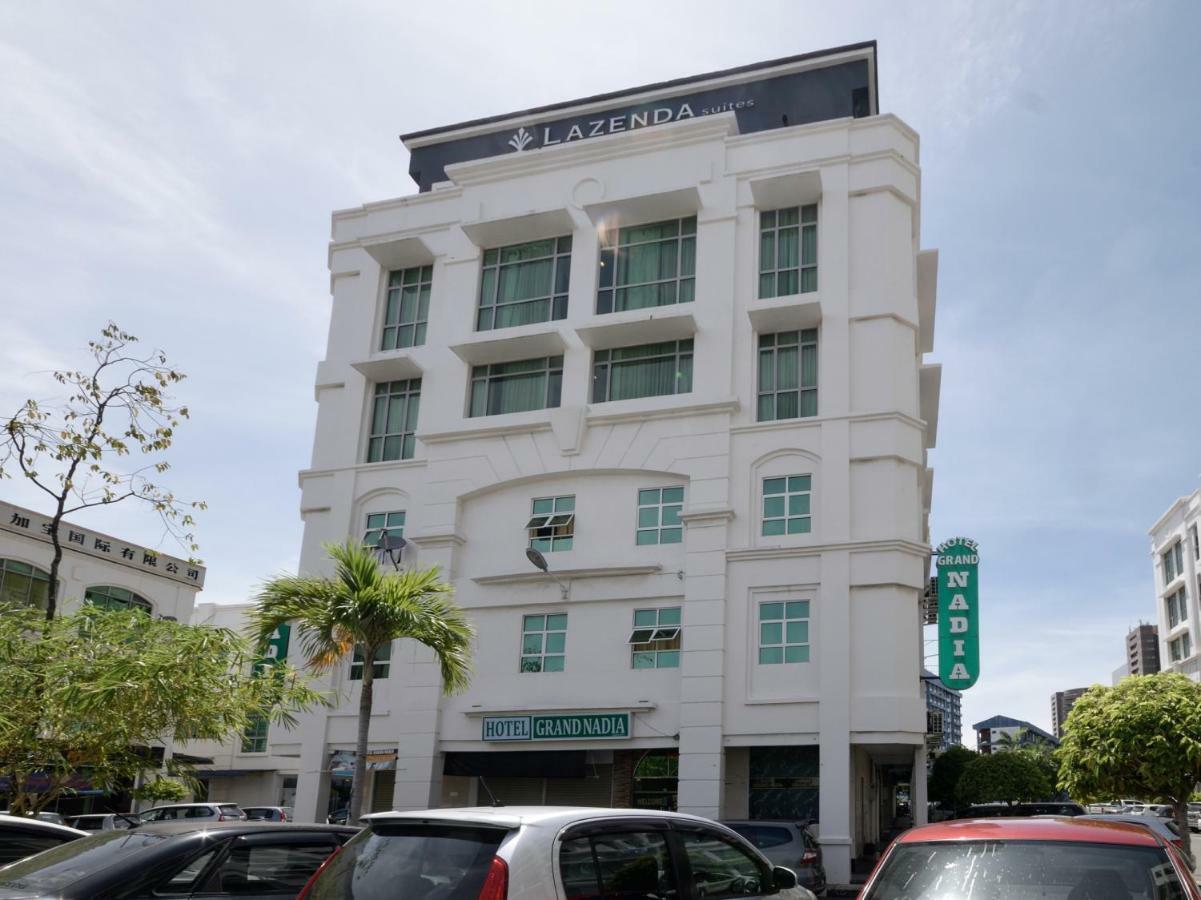 Oyo 892 Hotel Grand Nadia Labuan Esterno foto
