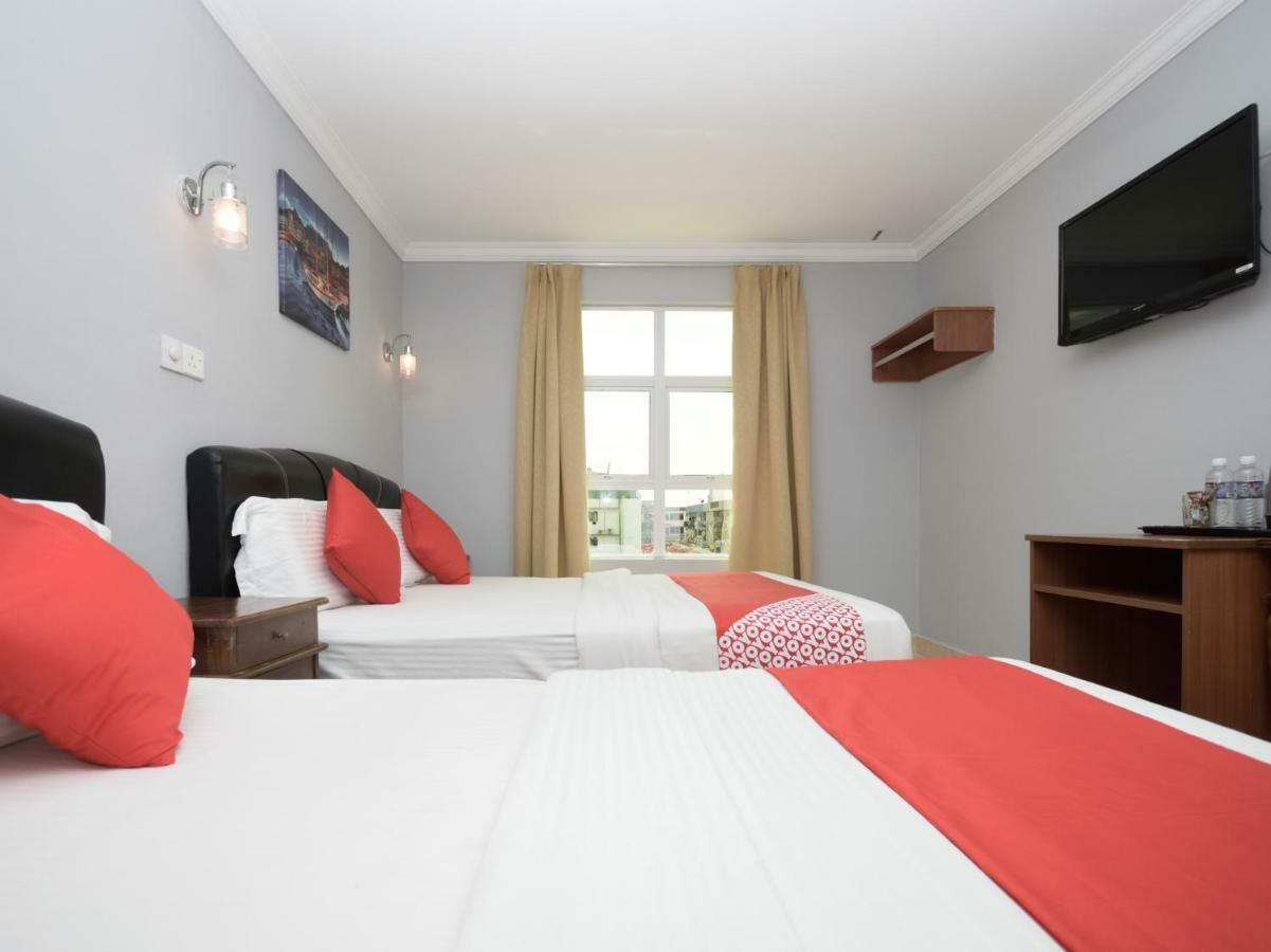 Oyo 892 Hotel Grand Nadia Labuan Esterno foto